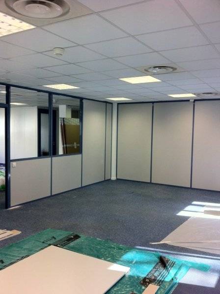 Installation de  cloisons à ossature métallique, démontables à Aix en Provence en région PACA