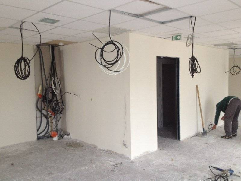 Installation de Cloisons type Placostyl pour bureaux d'entreprise sur MARSEILLE